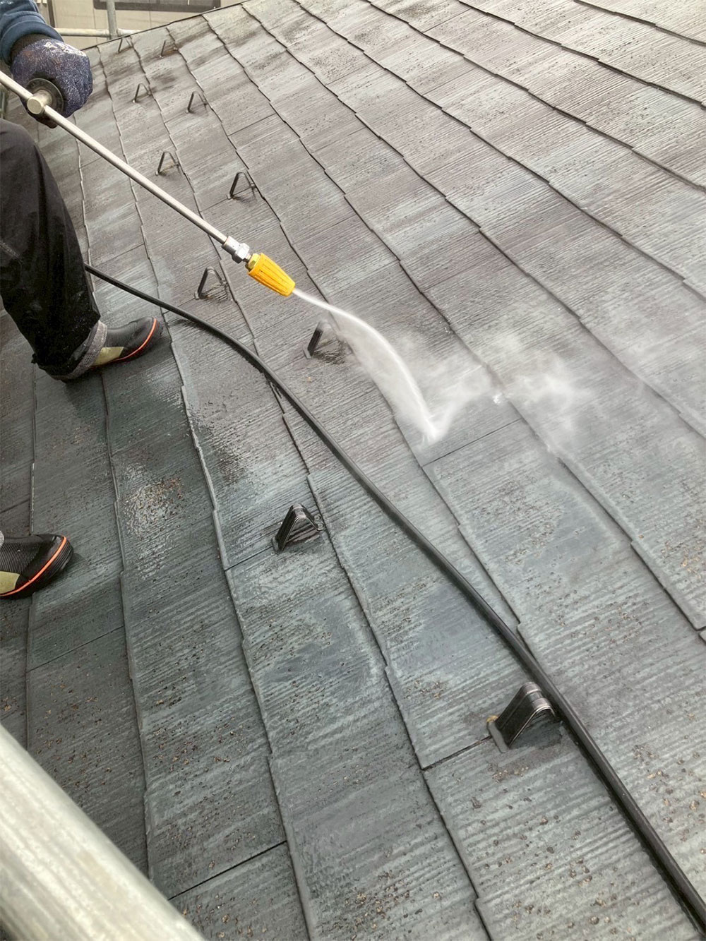 屋根・外壁全体を洗浄